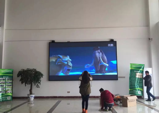 LED全彩顯示屏如何與移動(dòng)設(shè)備連接?？長(zhǎng)沙吉進(jìn)電子告訴你